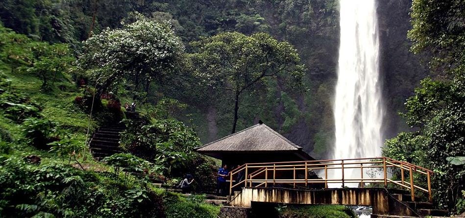  Tempat  Wisata Alam Terbaik  untuk Keluarga di  Bandung  