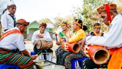 pakaian adat sulawesi barat