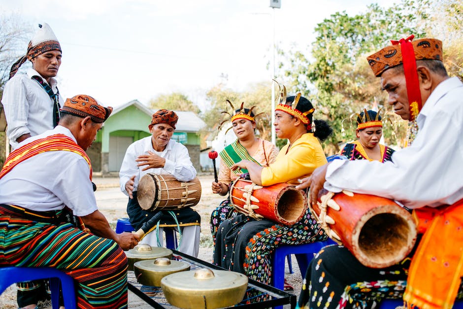 pakaian adat sulawesi barat