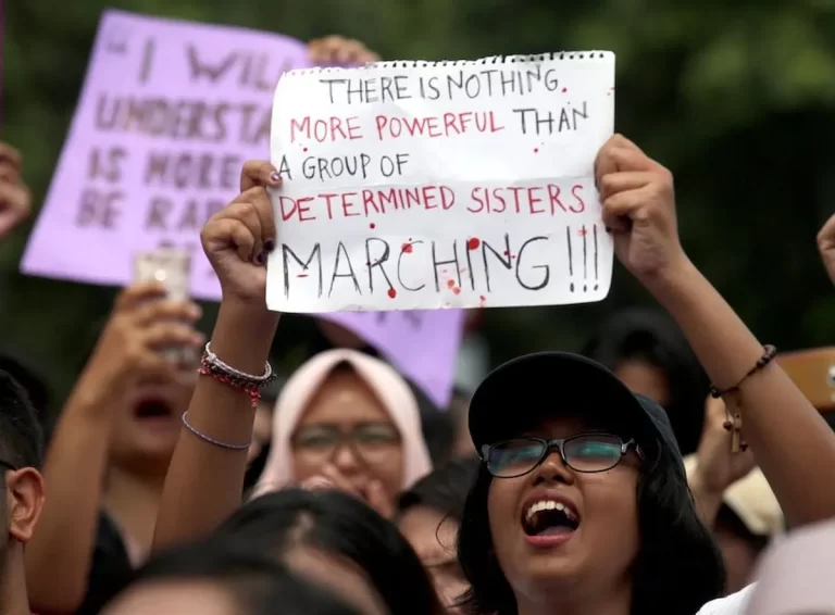 Keberanian Perempuan Membela Haknya