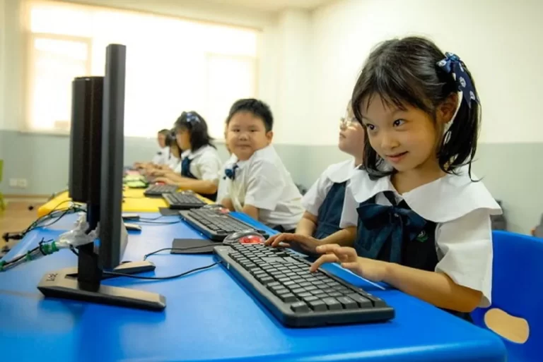Membuka Jendela Transformasi Pendidikan di Era Digital